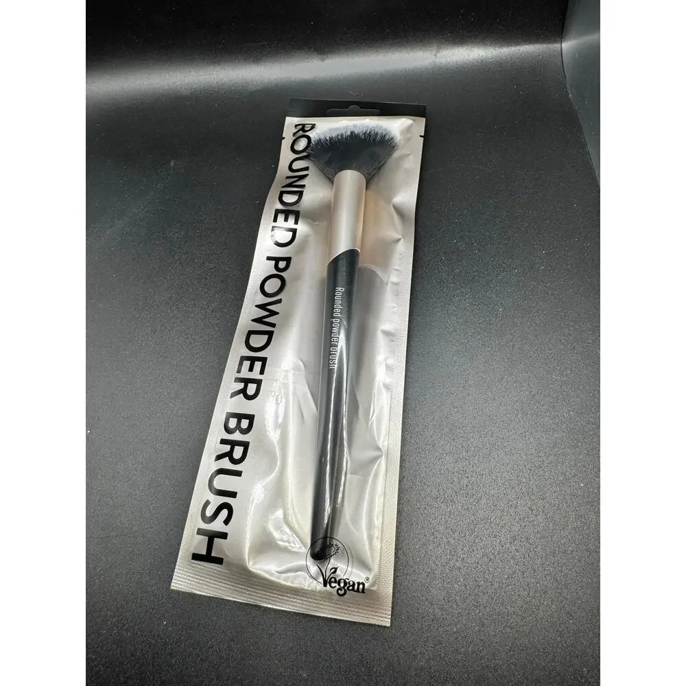 5/$25 NWT Rounded Powder Brush New In Package